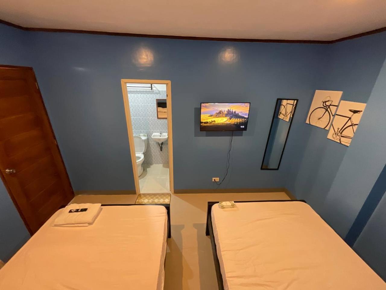 Halajo Bnb Transient Laoag Bilik gambar