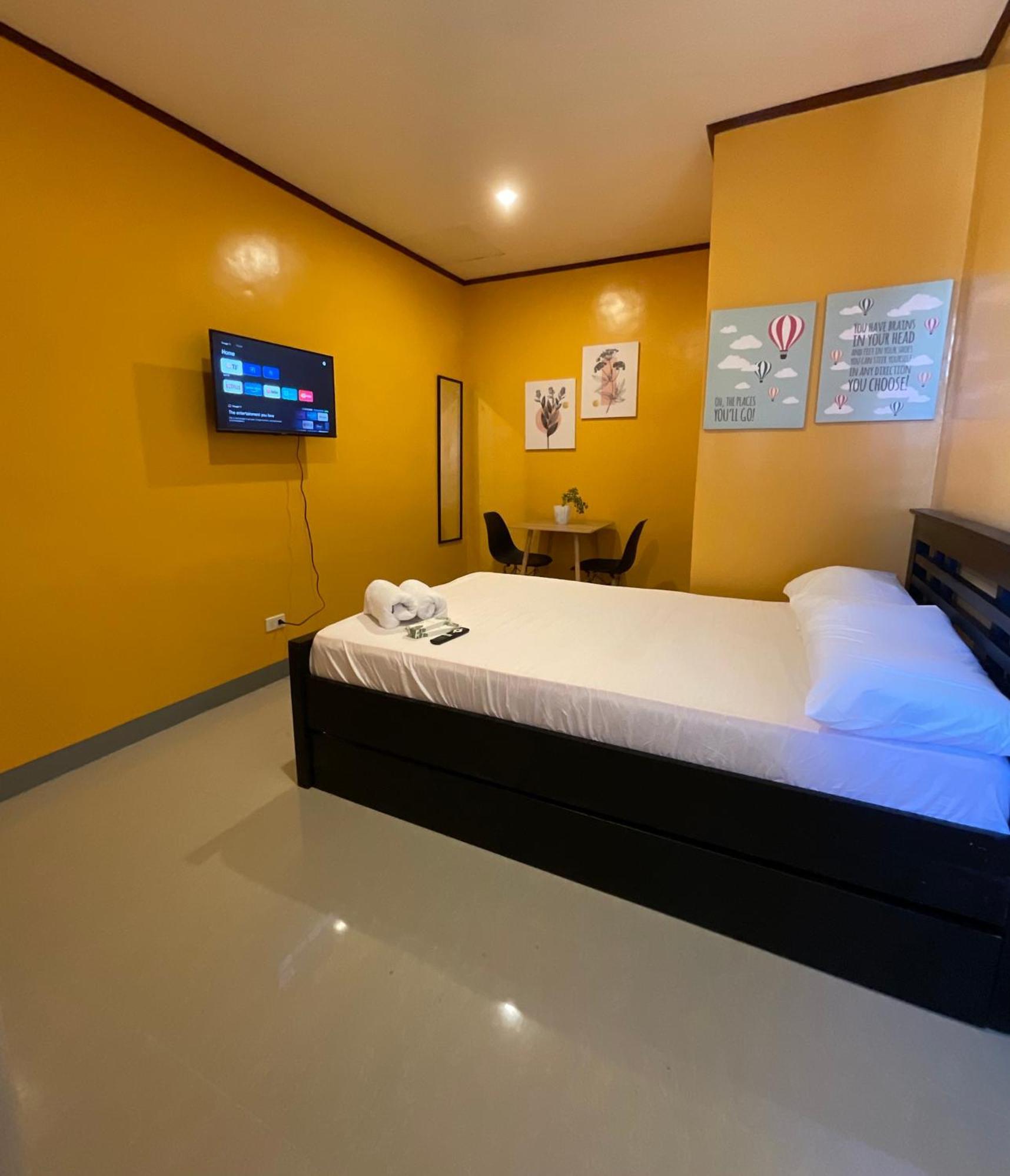 Halajo Bnb Transient Laoag Bilik gambar