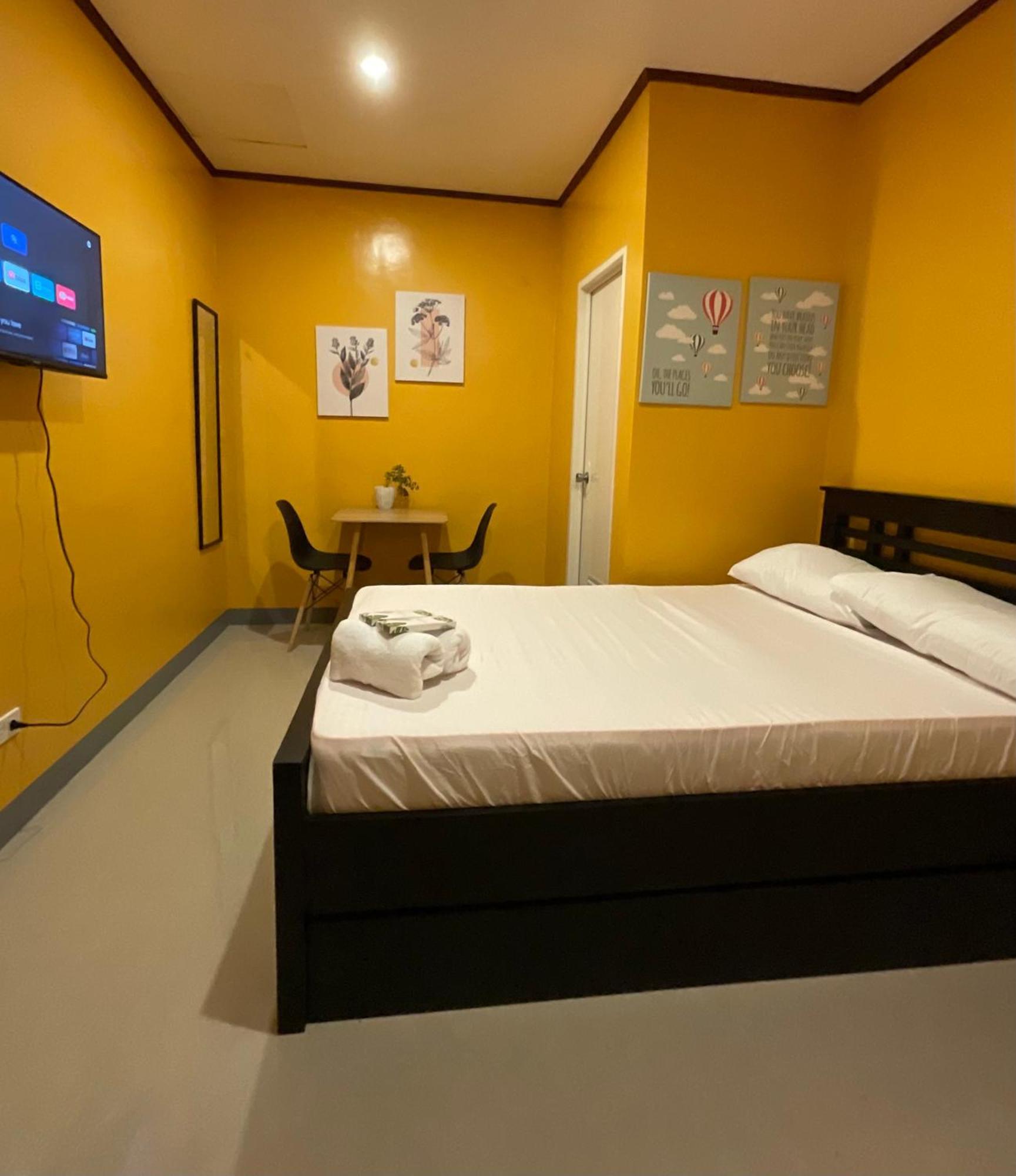 Halajo Bnb Transient Laoag Bilik gambar